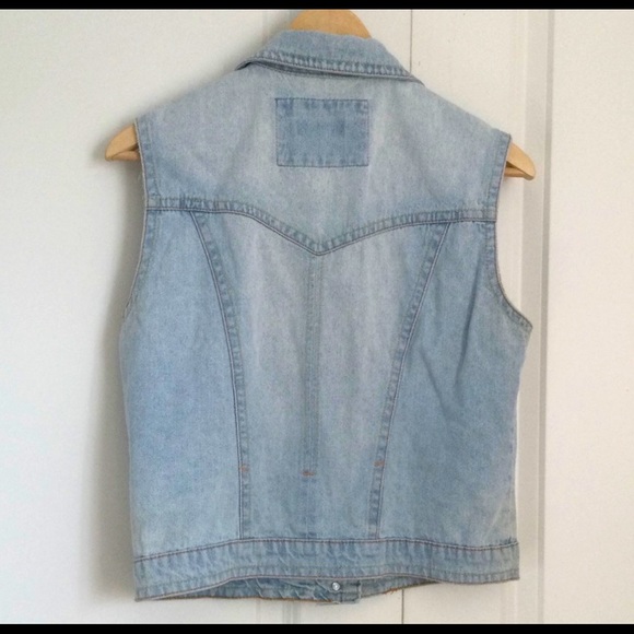 Rue21 Denim Button Up Vest Large - Picture 2 of 4